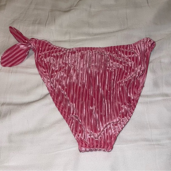 NWT Dippin’ Daisy’s Ribbed Pink Bikini Bottom Size Medium - Picture 3 of 5